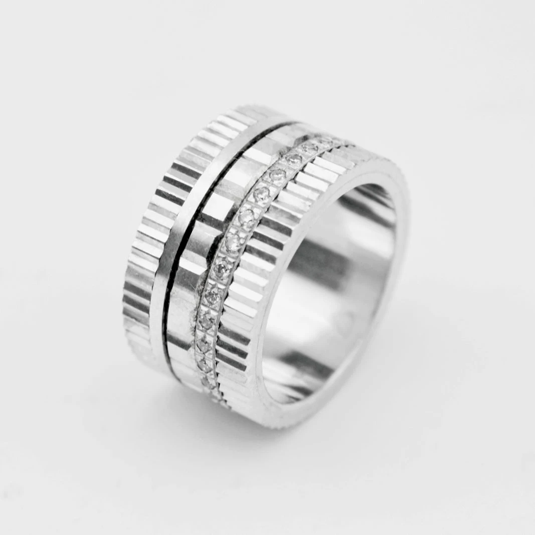 Shopalbina2022 Accessories Wide Halo Ring With Lines Detailing 1 Shopalbina2022 Accessories Wide Halo Ring With Lines Detailing